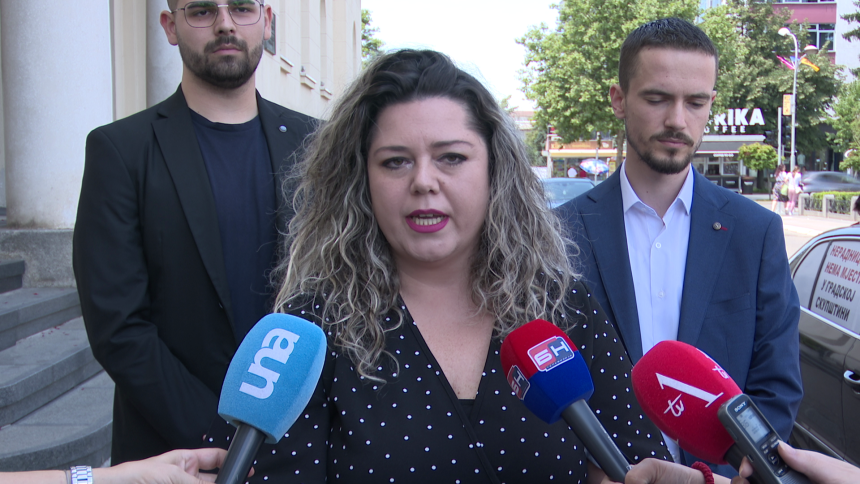 Ovo je predstava za javnost, znalo se da neće biti sjednice