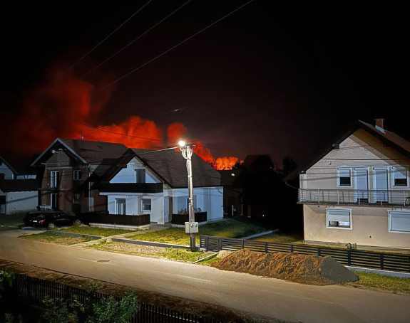 U modričkom naselju požar, gori Gudronska jama
