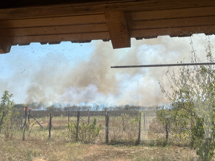 Modriča: Požar u Gudronskoj jami stavljen pod kontrolu (VIDEO/FOTO)