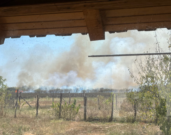 Modriča: Požar u Gudronskoj jami stavljen pod kontrolu (VIDEO/FOTO)