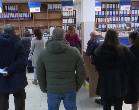 Reforma propala, a javna uprava služi samo partijama