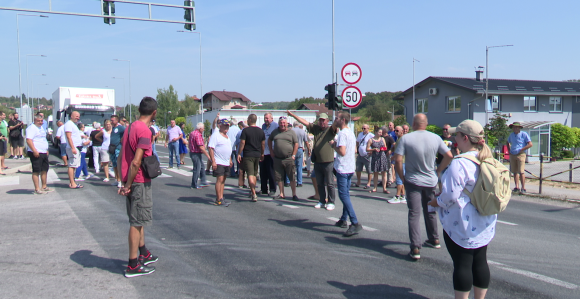 Protest mještana Dragočaja zbog restrikcija vode