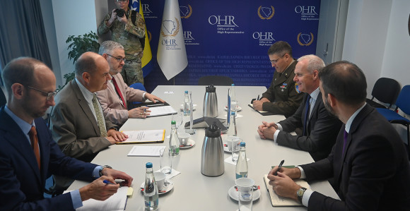 Šmit sa delegacijom NATO-a: U BiH potreban oprez!