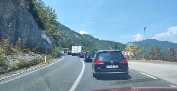 Nastale kilometarske kolone na putu Mostar-Jablanica