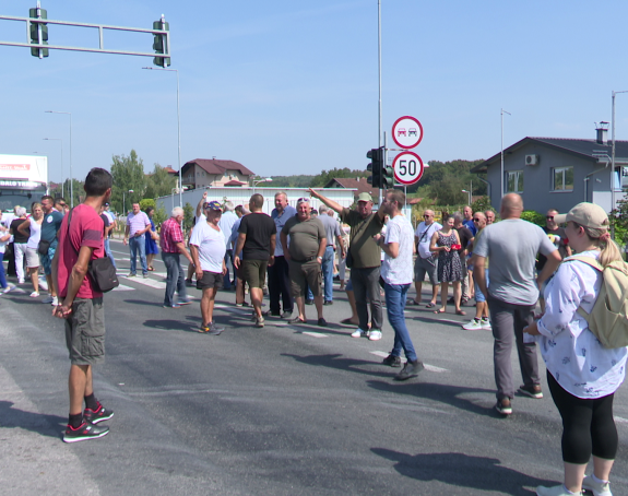 Protest mještana Dragočaja zbog restrikcija vode