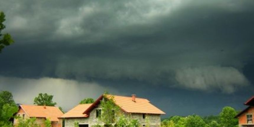 Oluja stiže u BiH: Biće grmljavine, ali i leda