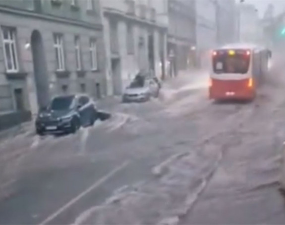 Kiša ugrozila saobraćaj, dijelovi Beča pod vodom