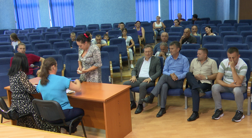 Угљевик: Новчана помоћ школарцима из борачких категорија