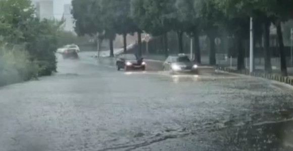 Nevrijeme noćas pogodilo dijelove Dalmacije
