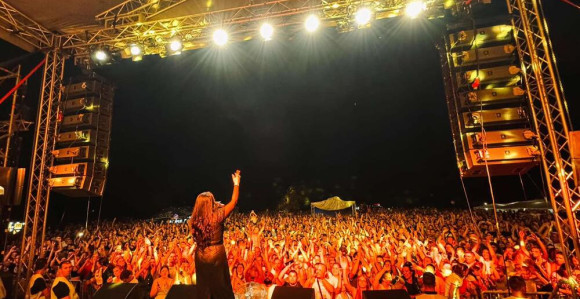 Dragana Mirković krunisana na koncertu! (VIDEO)