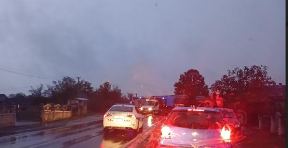 Potpuna obustava saobraćaja na putu Banjaluka-Gradiška
