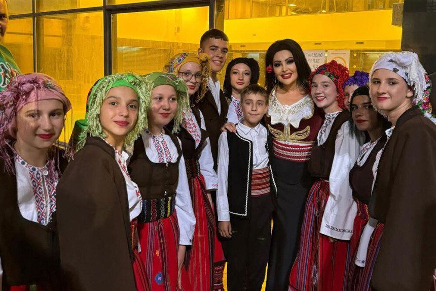 Folkloraši proglasili Draganu Mirković kraljicom