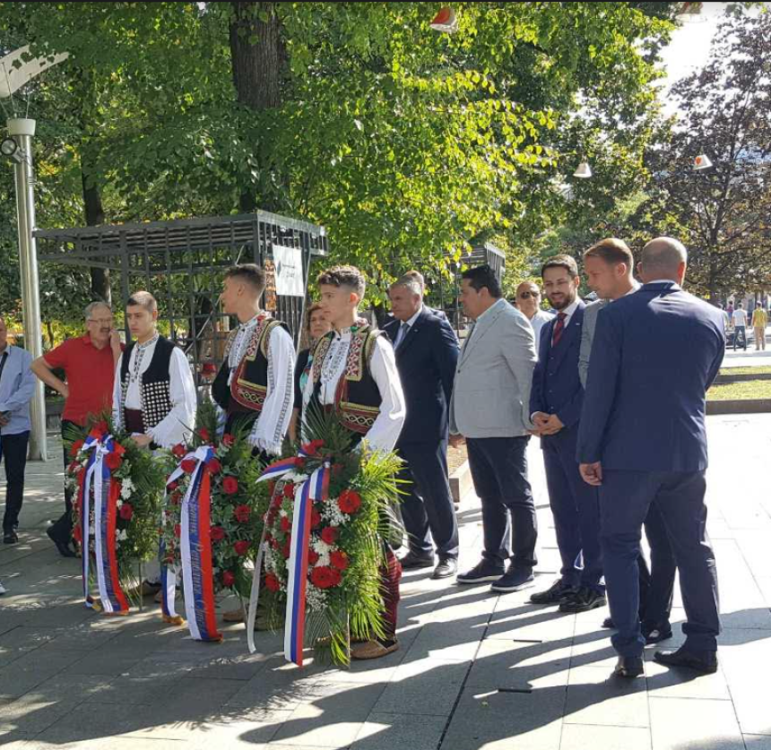 Položeni vijenci na spomenik Petru Kočiću