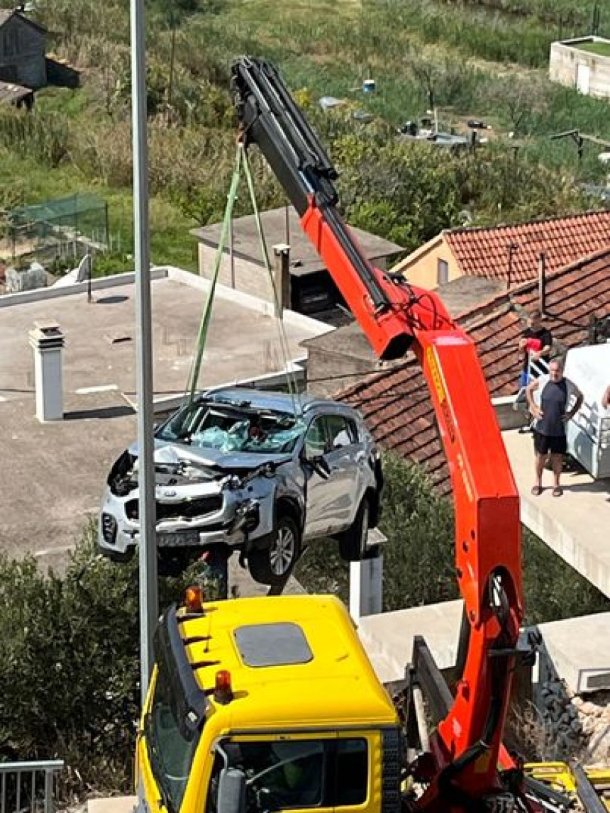 Stravičan udes kod Ploča, četiri lica povrijeđena