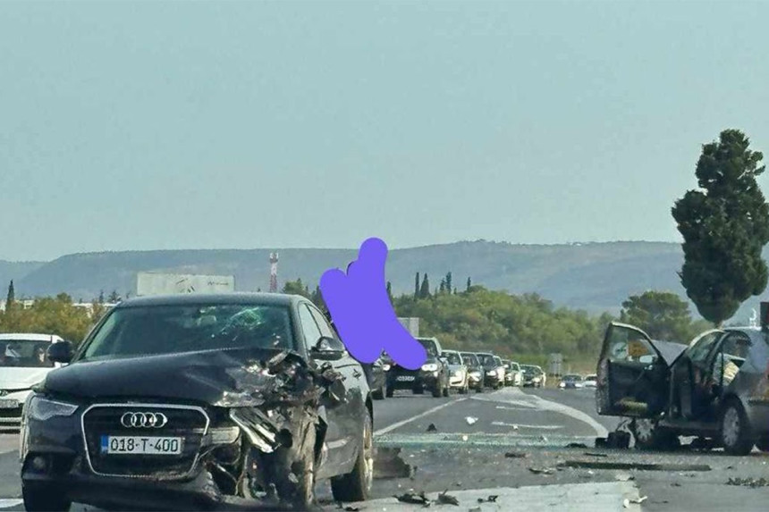 Sudar tri vozila na ulazu u Mostar, više povrijeđenih