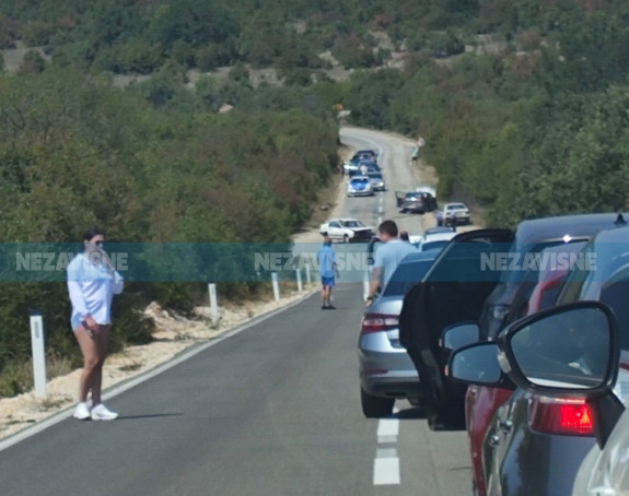 Sudar na putu Ljubinje - Stolac, obustavljen saobraćaj