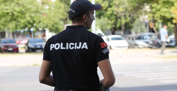 Пуцњава код школе у Црној Гори, рањена једна особа