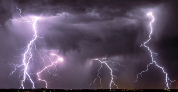 U Francuskoj u danu zabilježeno više od 22.000 udara groma
