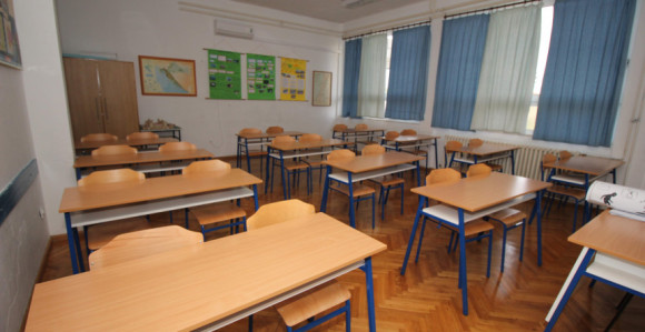 Скоро 7.000 ђака мање у школама у Републици Српској