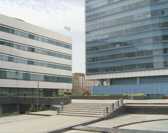 Vlast ubrzano zapošljava pred lokalne izbore