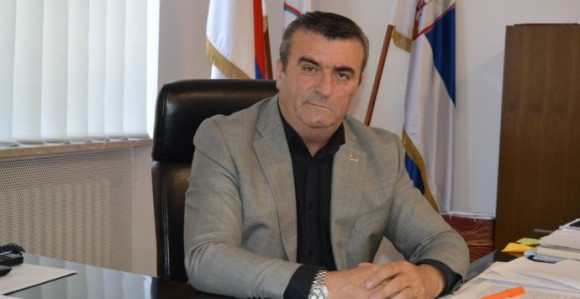 Kraljević opštinsko zemljište uknjižio na vozača i rođaka?!