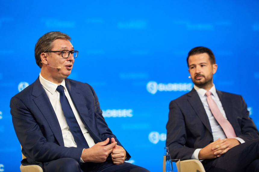 Vučić "pecnuo" Milatovića u Pragu: Ti govoriš srpskim jezikom