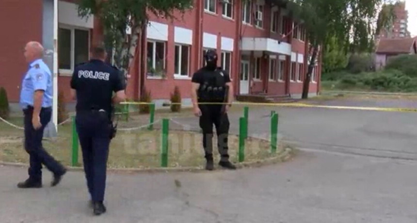 Tzv. Kosovska policija i dalje blokira zgrade na sjeveru KiM