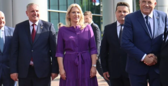 Dodik, Cvijanović, Stevandić i Višković na prvom školskom času: Ugledajte se na nas!