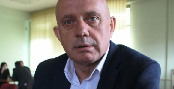 "Milorade, urazumi se! Nisi Bog. Nisi ni predsjednik"