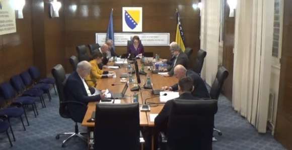 CIK sa liste za biračke odbore uklonio 200 osoba