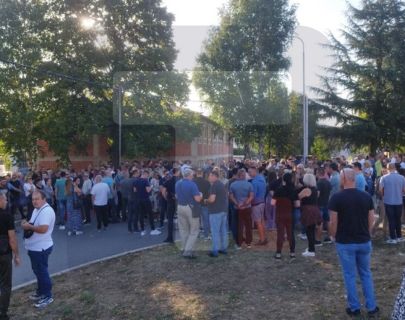 Srbi spriječeni da uđu u opštinu Kosovska Mitrovica