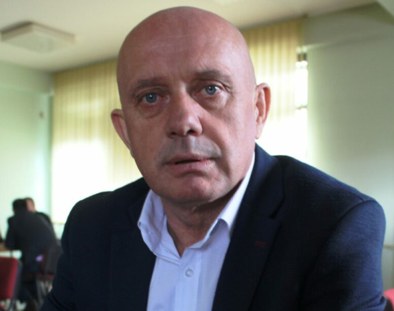 "Milorade, urazumi se! Nisi Bog. Nisi ni predsjednik"