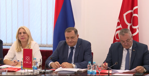 Vlada radi dobro: Dodik produžio oročenja Viškoviću