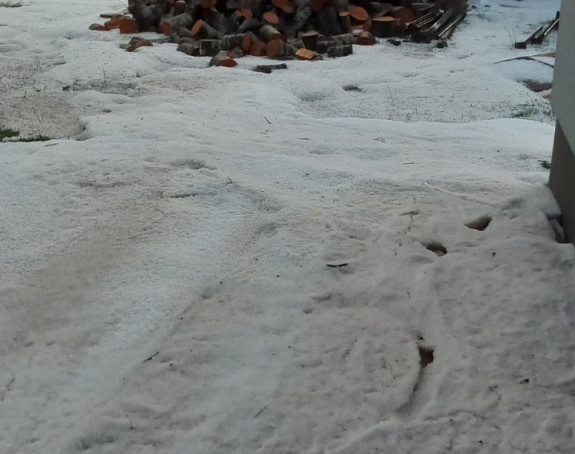 Snažno nevrijeme pogodilo Nevesinje, padao grad (VIDEO)