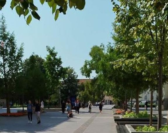 Бањалука: Шмит прошетао и поред Палате предсједника