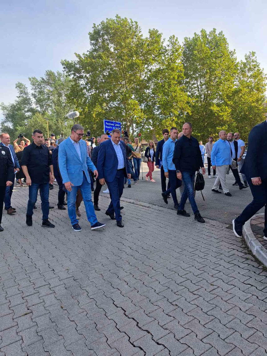 Vučić: Nastavićemo da ulažemo u Republiku Srpsku