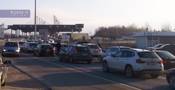 Блокирани прелази између Косова и Метохије и Србије