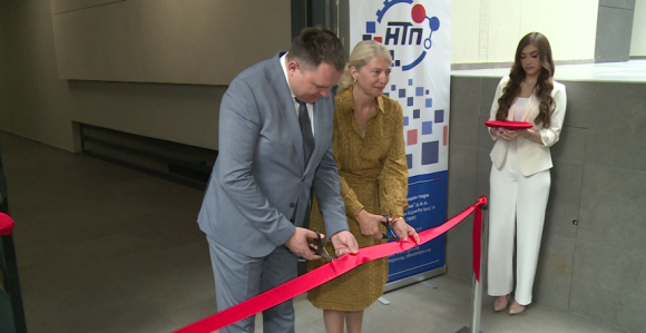 Direktor postavljen, vrpca presječena, čeka se novac