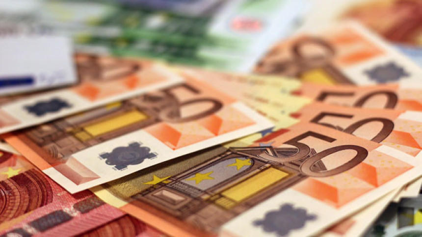 Evro će do kraja godine pasti 7% u odnosu na dolar