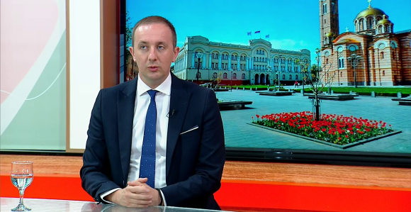 Cilj vlasti je do izbora da ne kasne plate i penzije, a onda...