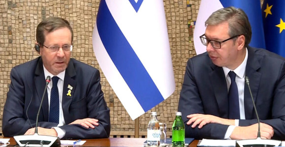 "Поштовати међународно право у вези Космета"