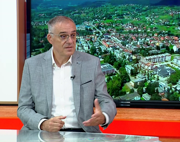 "Ova vlast vodi katastrofalnu ekonomsku politiku, preduzeća se raspadaju"