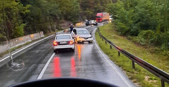 Usljed odrna došlo do udesa, četiri osobe povrijeđene