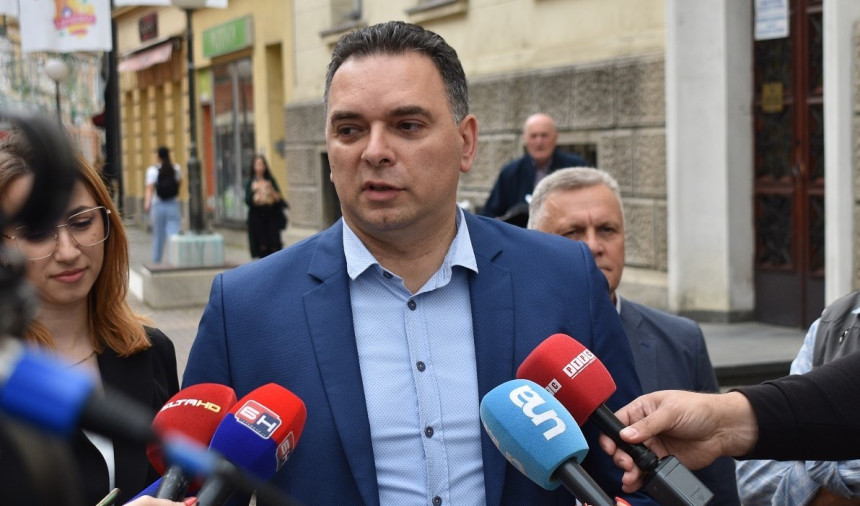 СДС пита Владу: Хоће ли доћи до прекида авио-саобраћаја