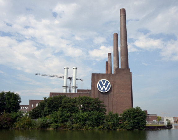 Volkswagen zatvara farbiku, hiljade radnika na ulicama