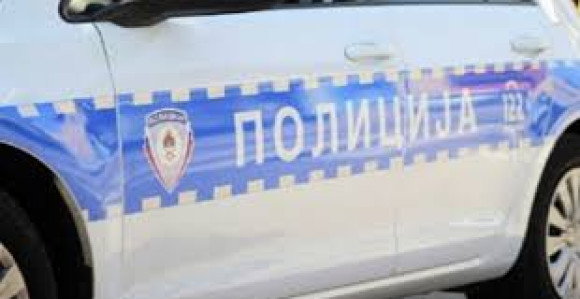Razbojnik odnio novac i povrijedio jedno lice