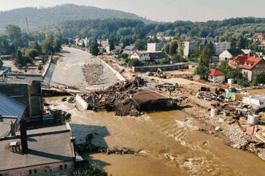 Poplave pustoše Evropu, milijarde dolara štete