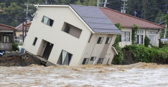 Dramatični snimci poplava u Japanu, ulice pod vodom