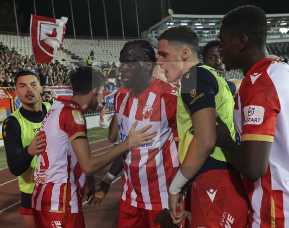 Crvena zvezda "pregazila" Partizan u derbiju