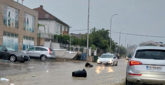 Обилне падавине изазвале поплаве у Црној Гори